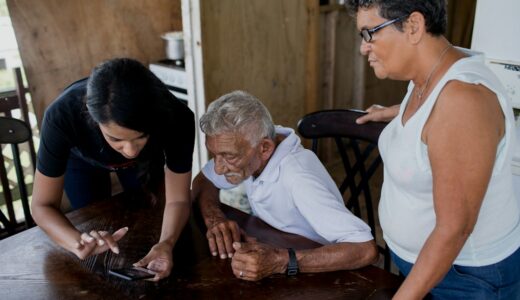 親のスマホを安全に使うために家族で確認したいこと｜詐欺・アカウント・契約の見直し順