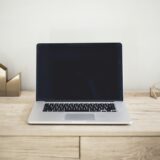 新しいパソコンの初期設定を行うイメージ