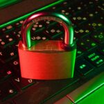 パソコンのデータ消去とセキュリティを表すイメージ