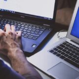 ノートパソコンで削除したファイルの復元方法を確認するイメージ