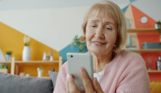 親のスマホの文字が小さい・通知に気づかないときの設定｜iPhone・Androidの見やすさ調整