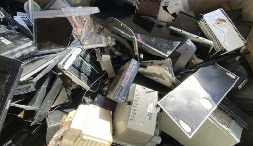 古いパソコンは売る？捨てる？買取・処分の選び方
